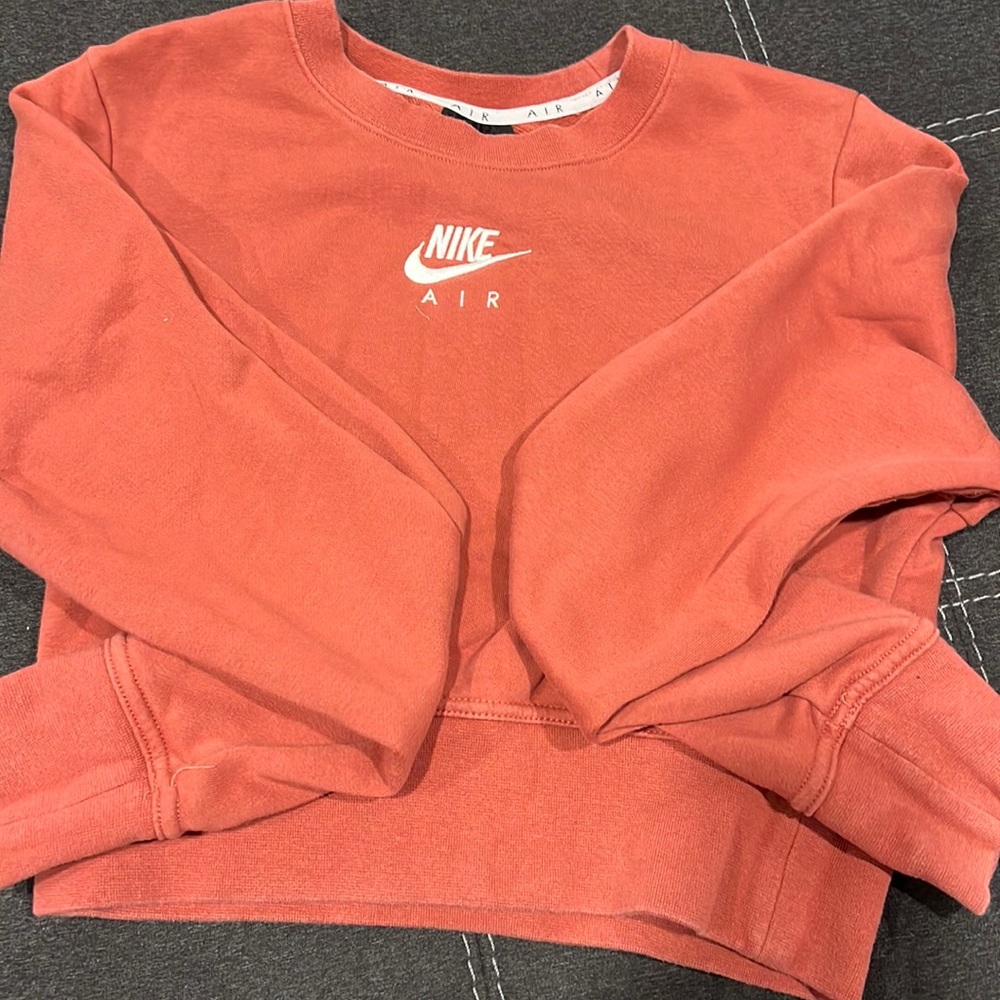 Medium Nike crop sweatshirt